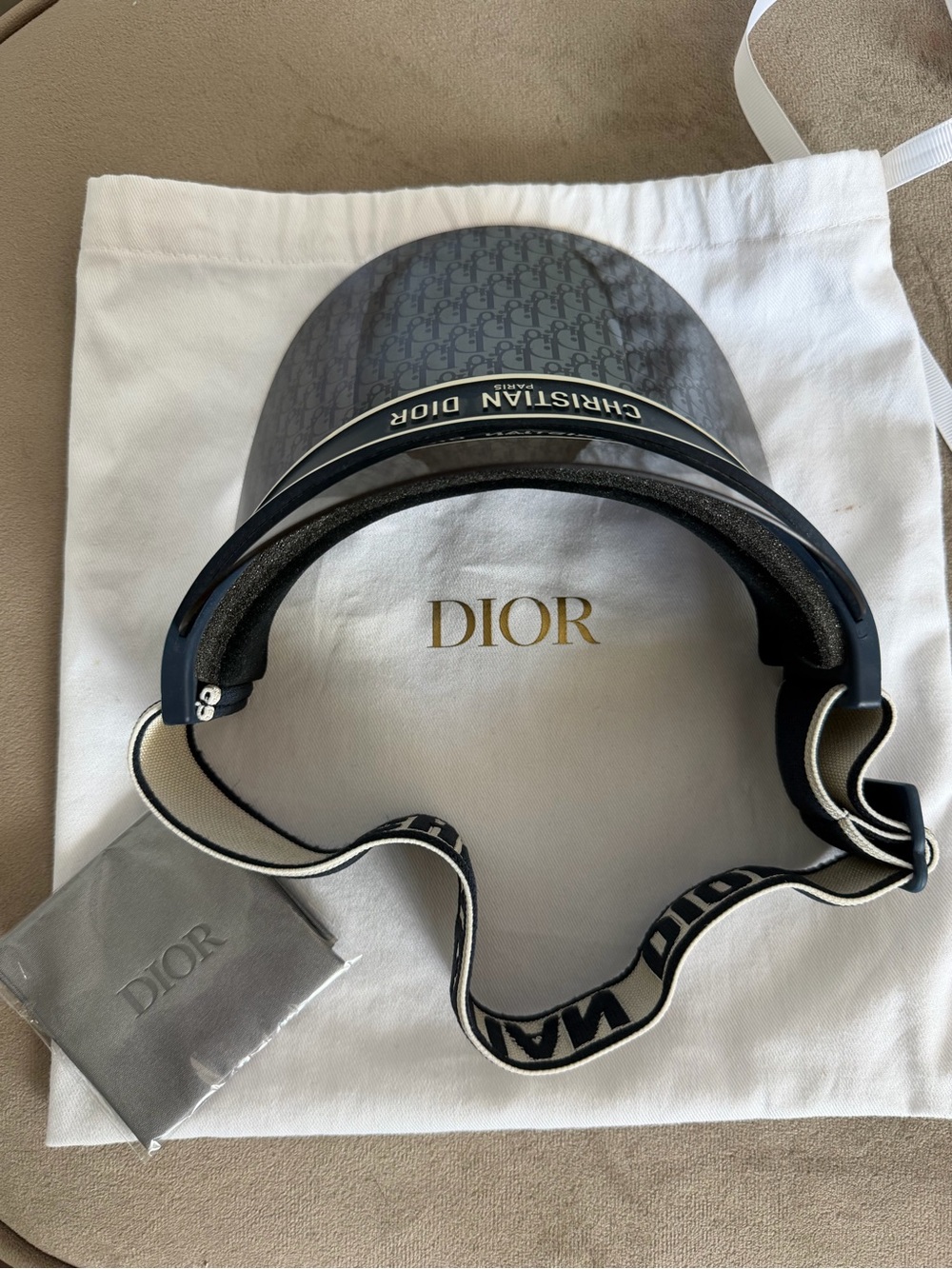 DiorClub V1U Logo Mirrored Visor - Picture 6 of 7